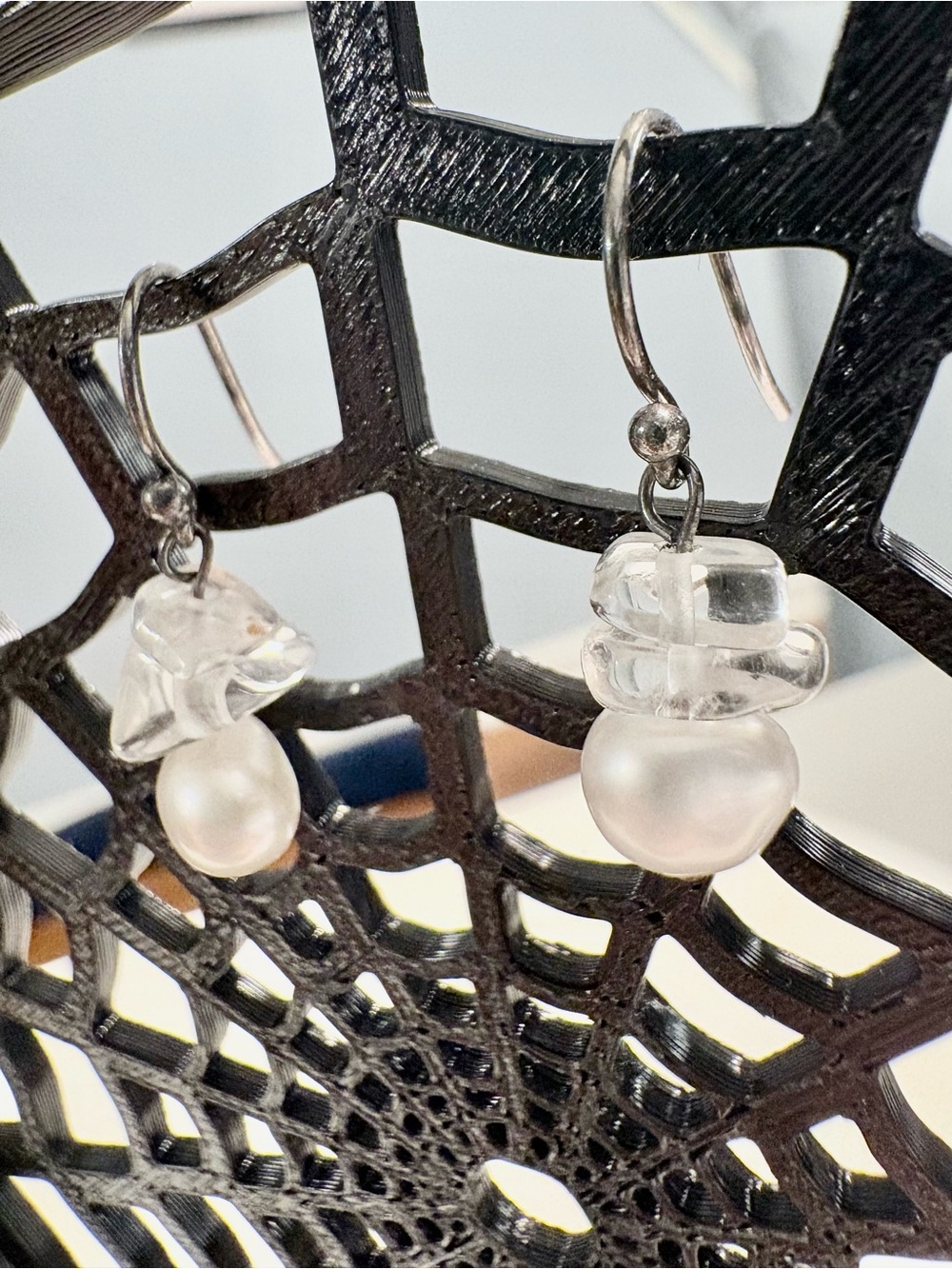 Stunning and dainty genuine pearl and quartz chip dangle earrings